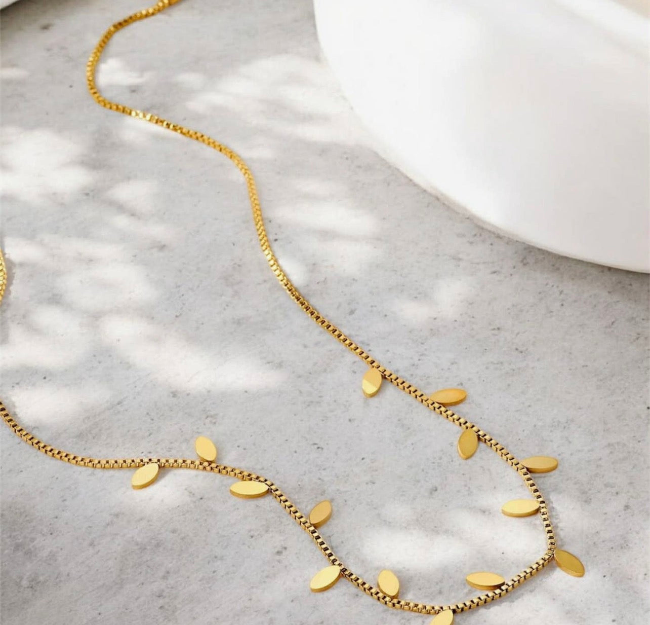 Tarnish Resistant Alternating Leaf Necklace