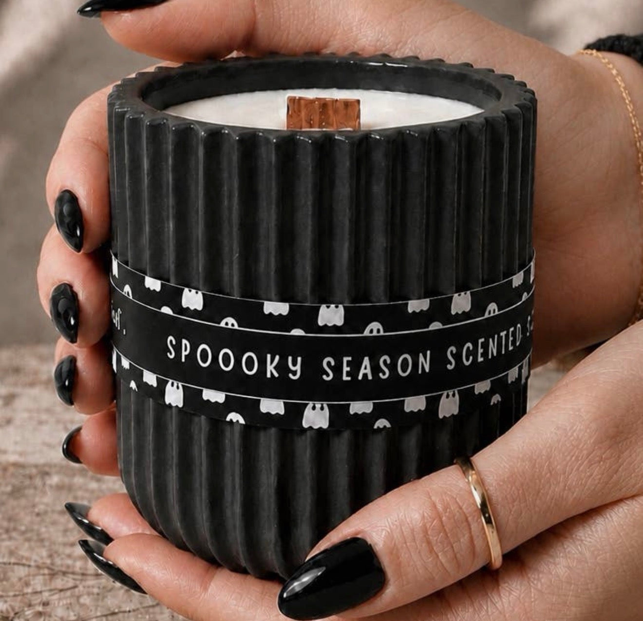 Spooky Season 32 hours burn time